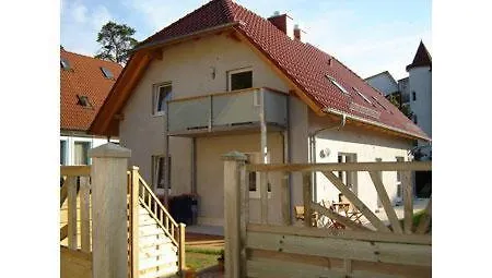 波罗的海和梅尔度假屋 公寓 *