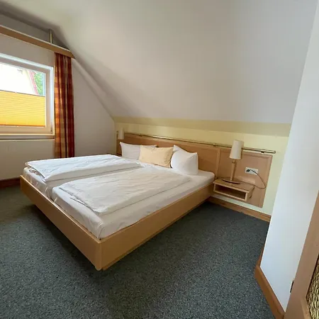 波罗的海和梅尔度假屋 *