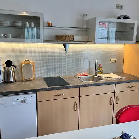 波罗的海和梅尔度假屋 公寓 *