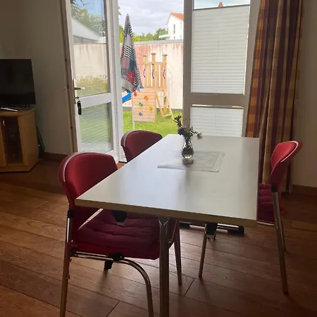 波罗的海和梅尔度假屋 *